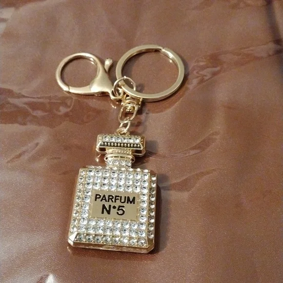 NWOT JEWELRY - Picture 1 of 4